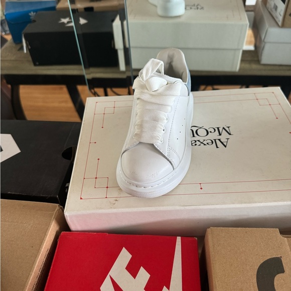 Alexander McQueen toddler size 26 - Picture 2 of 2